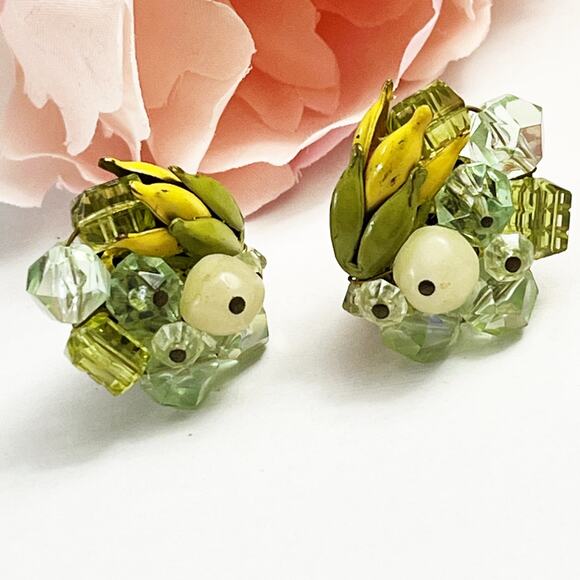 Western Germany Vintage Green Beaded Cluster Clip Earrings - Picture 1 of 10